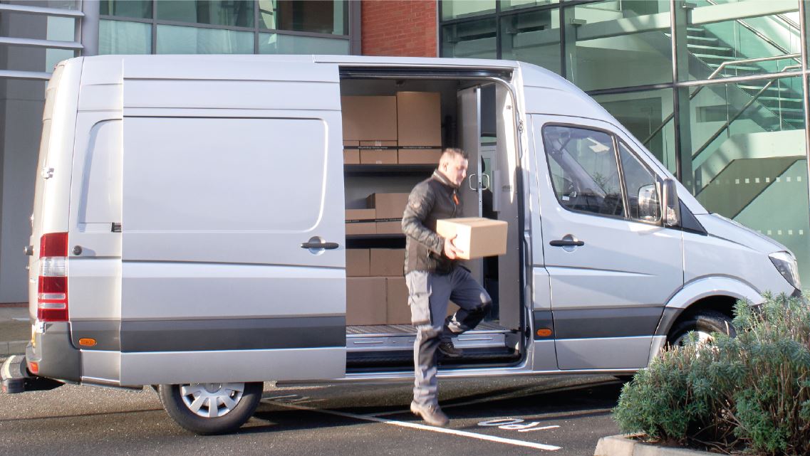 Strapontin pour cloison de separation avec porte coulissante sur Transit & Crafter